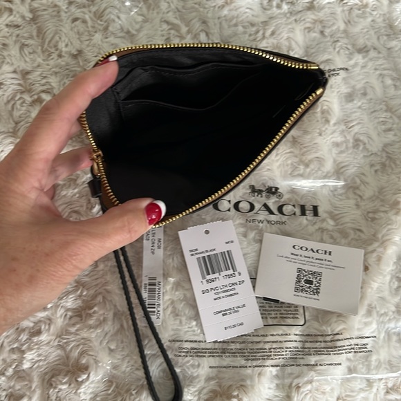 Coach Corner Wallet/Wristlet in Signature Canvas NWT - Picture 6 of 9